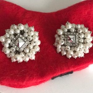 Pearl cluster clip on earrings